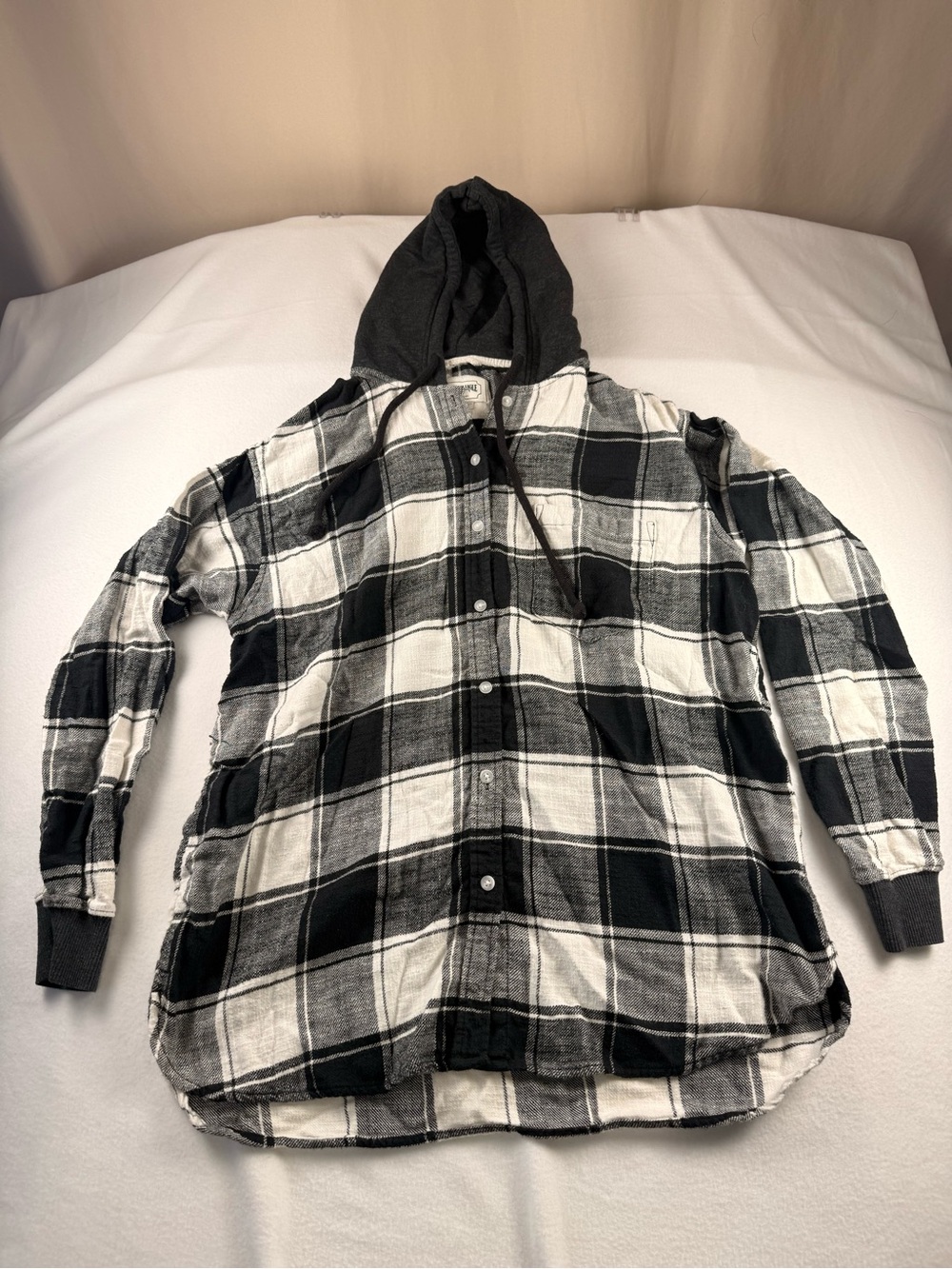 American Eagle Outfitters Black and White Plaid Button-Down Hooded Shirt 356